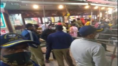 Nagpur Corona | लग्नसमारंभात पन्नास जणांनाच परवानगी; पण, लक्षात कोण घेतोय?, नागपूर मनपा प्रशासन उगारतोय बडगा