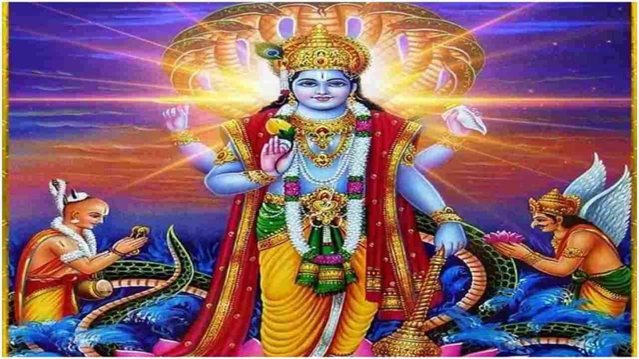 पुत्रदा एकादशीला तुम्ही भगवान विष्णूच्या मंदिरात जाऊन गहू किंवा तांदूळ अर्पण करा. यादिवशी ब्राह्मणाला दान करा. असे केल्याने सर्व समस्यांपासून मुक्ती मिळते.
