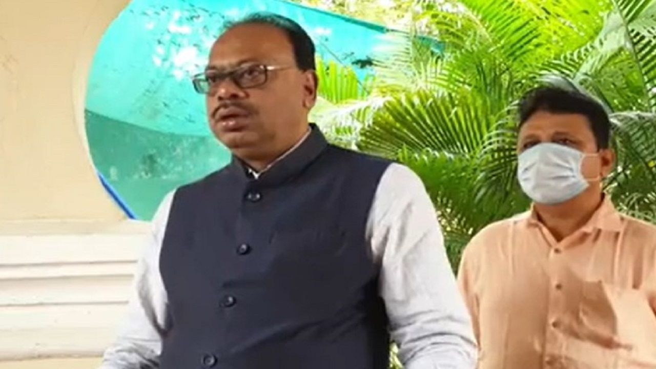 Chandrasekhar Bavankule | गारपिटीचे नुकसान मोठे; चंद्रशेखर बावनकुळे म्हणतात, सरकारकडं शेतकऱ्यांसाठी वेळ नाही का? Chandrasekhar Bavankule | गारपिटीचे नुकसान मोठे; चंद्रशेखर बावनकुळे म्हणतात, सरकारकडं शेतकऱ्यांसाठी वेळ नाही का?