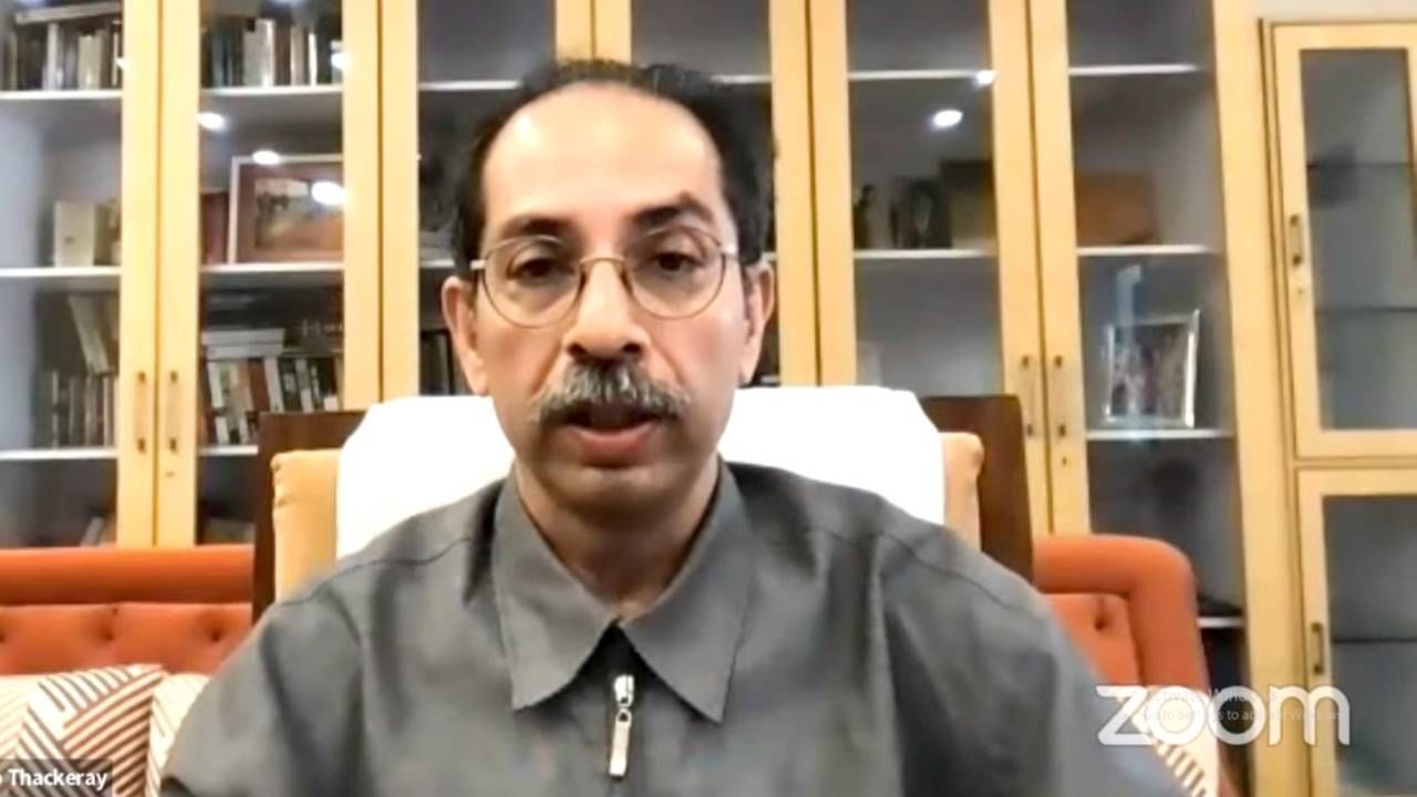 VIDEO: पंतप्रधानांसोबतच्या बैठकीला दांडी, पालिकेच्या कार्यक्रमात मुख्यमंत्री नेमकं काय म्हणाले? VIDEO: पंतप्रधानांसोबतच्या बैठकीला दांडी, पालिकेच्या कार्यक्रमात मुख्यमंत्री नेमकं काय म्हणाले?