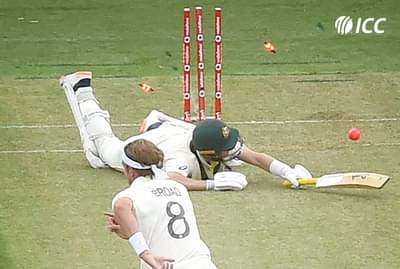 Ashes : मार्नस लॅबुशेन विचित्र पद्धतीने बाद, Video पाहून म्हणाल, ऐसा कौन आऊट होता है भाई?