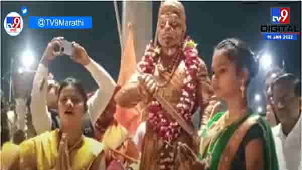 Amravati | Ravi Rana यांनी अमरावतीत विनापरवानगी बसवलेला शिवरायांचा पुतळा रातोरात हटवला