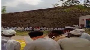 Sangli : सांगलीत आंतरजातीय विवाह केल्यामुळे 150 दाम्पत्य बहिष्कृत, नंदीवाले समाजाच्या सहा जात पंचांविरुद्ध गुन्हे दाखल