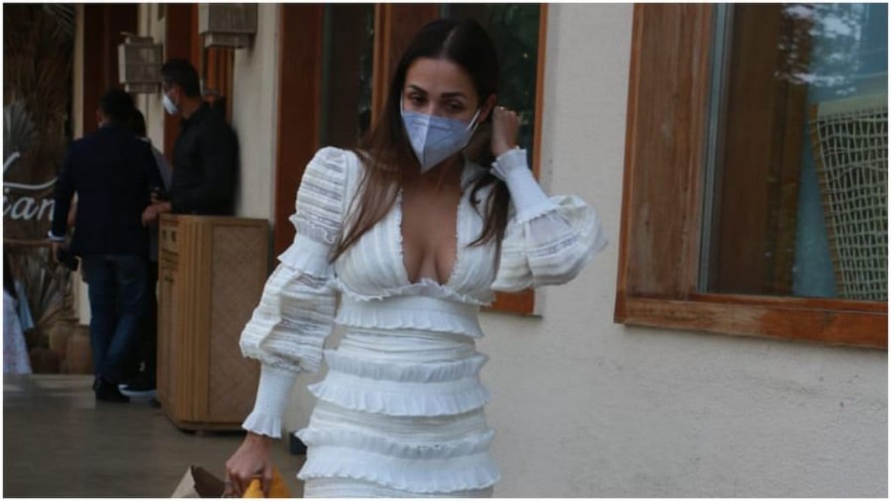 दरम्यान, आता या दोघांचे चाहते ब्रेकअपची चर्चा घडवून आणणाऱ्यांवर टीका करत आहेत. ते लोक कुठे आहेत जे ब्रेकअपची चर्चा करत होते. तर दोघे एकमेंकांसोबत छान दिसत आहेत आणि ही जोडी कायम राहो, अशा सदिच्छाही व्यक्त करत आहेत. 