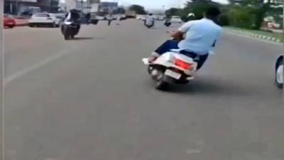 Viral Video : कोणत्या मित्रांपासून दूर राहावं? जाणून घ्या, फक्त 5 सेकंदांत...