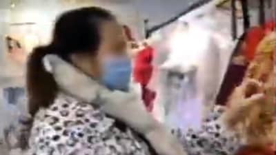 Viral Video : लग्नाच्या कपड्यांची ऑर्डर रद्द केल्यानं संतापली नववधू? दुकानातच घातला गोंधळ, पाहा काय केलं...