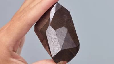 अब्जावधी वर्षांपूर्वी पृथ्वीवर आदळली होती ही वस्तू! आता किंमतीचा अंदाजही लावू शकणार नाहीत