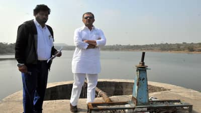 Nagpur Ghatrona | वेकोलिच्या स्फोटांमुळं घरांना तडे!, घाटरोना गावाचे पुनर्वसन होणार काय?