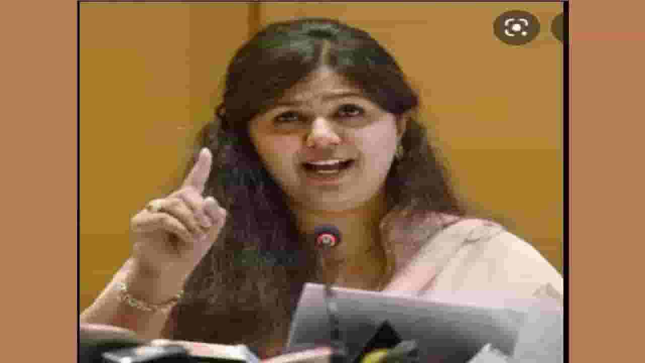 video : जनतेच्या प्रश्नावर अधिवेशन व्हायला पाहिजे होतं- पंकजा मुंडे video : जनतेच्या प्रश्नावर अधिवेशन व्हायला पाहिजे होतं- पंकजा मुंडे