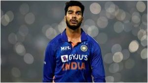 IND vs SA, 1st ODI: राहुलवर कॅप्टनशिपचा ‘साइड-इफेक्ट', वेंकटेश अय्यरला बॉलिंग द्यायला विसरला