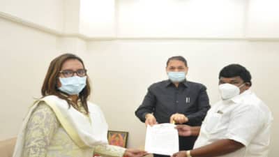 ॲट्रॉसिटी गुन्ह्याच्या तपासाचे अधिकार एसीपींकडेच, वर्षा गायकवाडांनी घेतली गृहमंत्र्यांची भेट