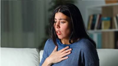 हिवाळ्यात का असतो पॅनिक अटॅकचा धोका; जाणून घ्या लक्षणे