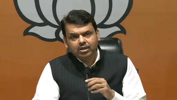 Goa election | आप, तृणमूल आणि काँग्रेसचं फडणवीसांकडून वस्त्रहरण, वाचा कोणत्या पक्षावर कोणते आरोप!