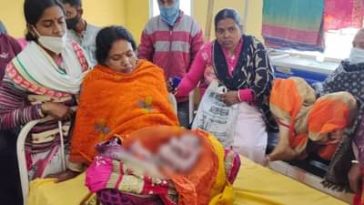 अरे हा तर देवाचा अवतार! चार हात आणि चार पाय असलेल्या मुलाचा Photo Viral, कुठे घेतला जन्म?