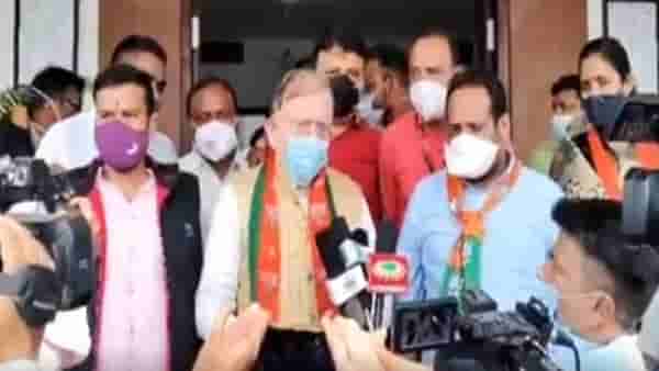 MLA Krishna Khopde | कोरोनाबाधित आमदार आंदोलनात, नागपूर मनपाने बजावली नोटीस; कृष्णा खोपडेंचं स्पष्टीकरण काय?
