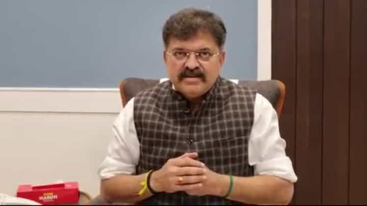‘एसआरए’बाबत मोठा निर्णय, निष्कासित झोपडी तीन वर्षांनी विकता येणार; जितेंद्र आव्हाडांची माहिती ‘एसआरए’बाबत मोठा निर्णय, निष्कासित झोपडी तीन वर्षांनी विकता येणार; जितेंद्र आव्हाडांची माहिती