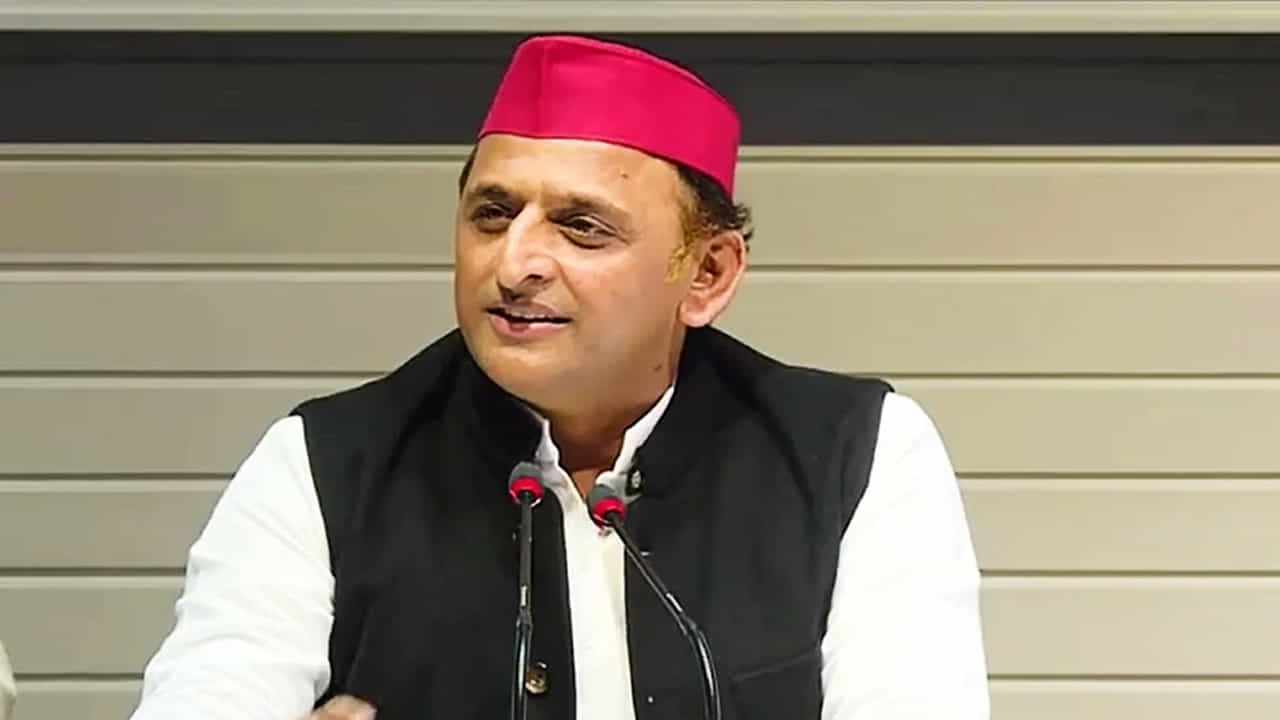 Uttar Pradesh Election: मुलायम सिंह यादव जिथे शिकले, नोकरीला लागले तिथूनच अखिलेश यादव लढणार; अखेर सस्पेन्स संपला!