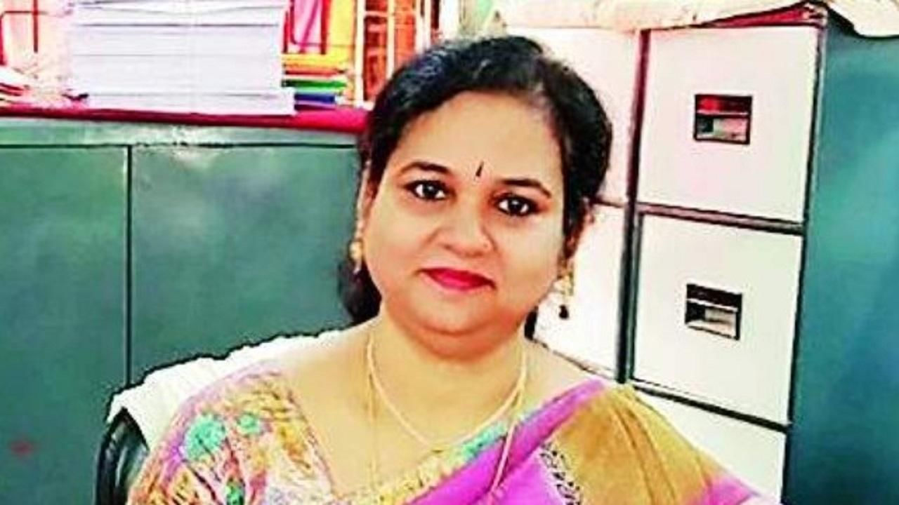 Science Teacher | प्रयोगशाळा नसतानाही शिकविता येते विज्ञान!; नागपुरातील मनपा शाळेतील शिक्षिकेला विज्ञानातील सर्वोच्च अवॉर्ड