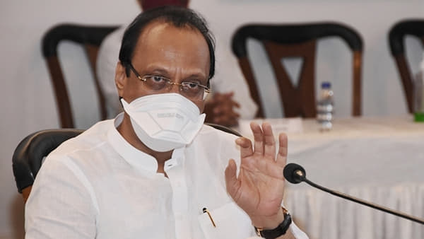 Ajit Pawar | कुत्र्याला तुम्हाला घरात काय गादीवर जवळ घेऊन झोपायच ते झोपा... आमचं काही म्हणणं नाही, पण इथं नको - अजित पवार