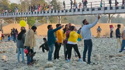 Budget 2022: कोरोनानं पर्यटन क्षेत्राला फटका, निर्मला सितारमण यांच्याकडून व्यावसायिकांच्या अपेक्षा काय ?