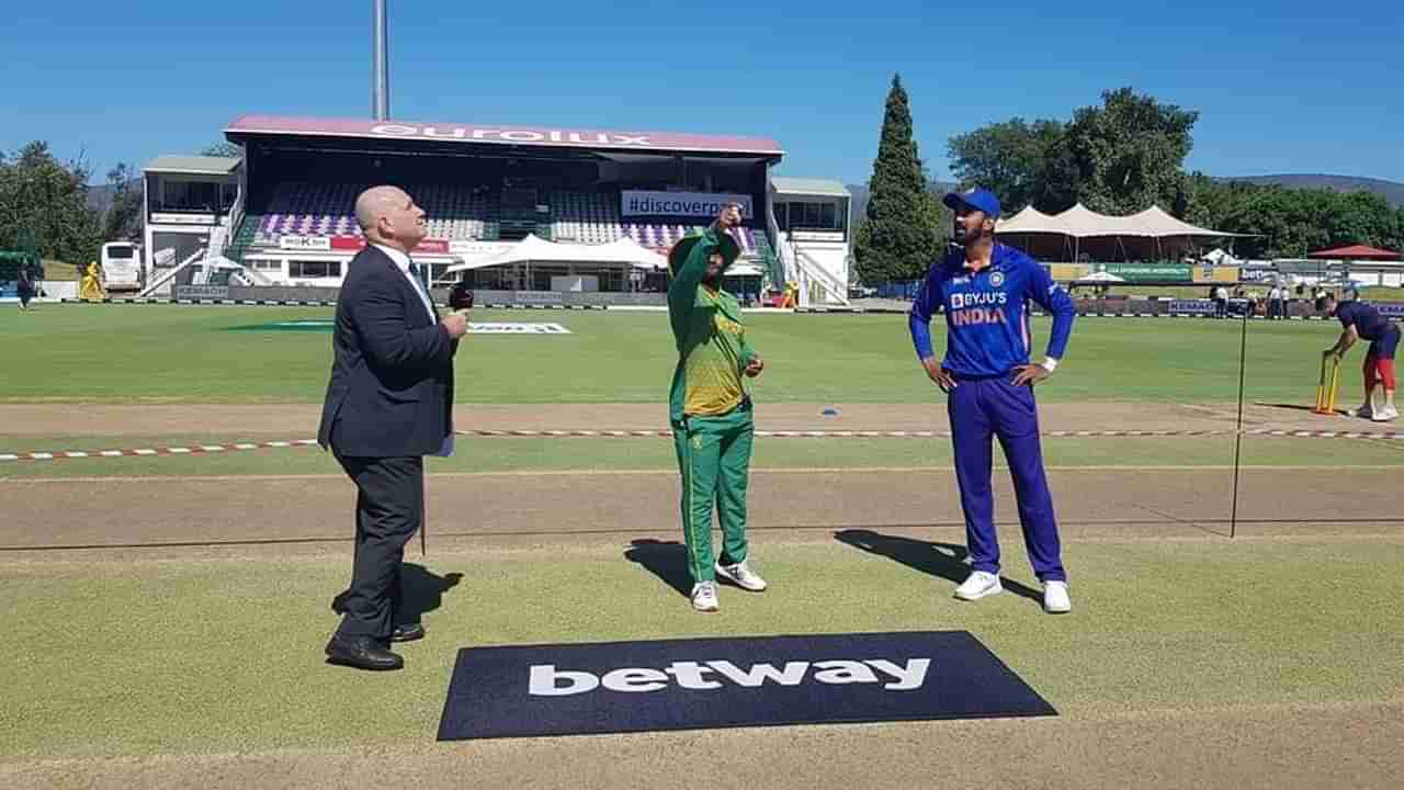 IND vs SA, 3rd ODI, LIVE Cricket Score: द. आफ्रिकेची भारतावर 4 धावांनी मात, सलग तिसऱ्या सामन्यात भारताचा दारुण पराभव