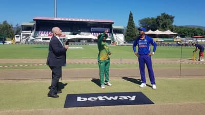 IND vs SA, 3rd ODI, LIVE Cricket Score: द. आफ्रिकेची भारतावर 4 धावांनी मात, सलग तिसऱ्या सामन्यात भारताचा दारुण पराभव