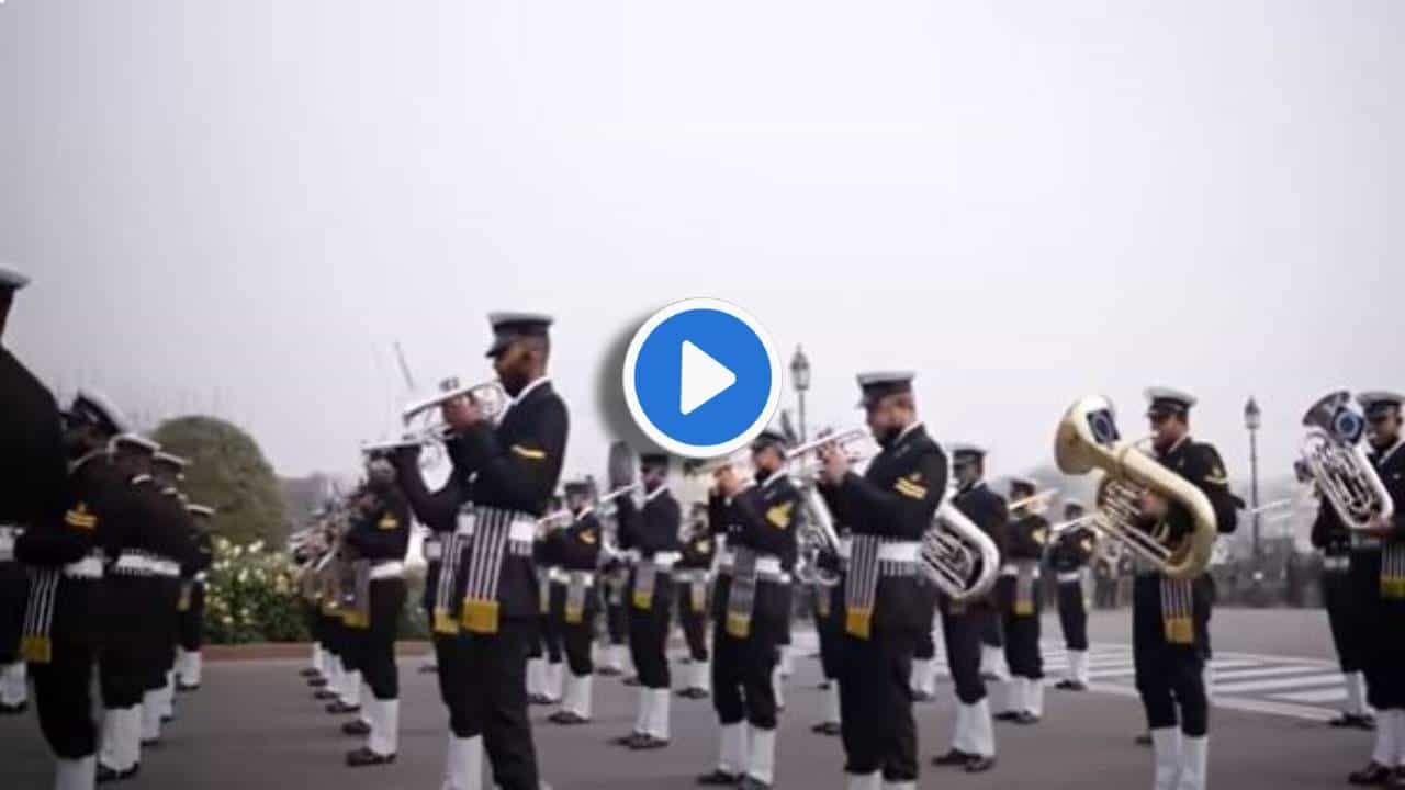 मोनिका, ओह्ह माय डार्लिंग नेव्हीच्या सैनिकांनी खरंच हे गाणं रिहर्सलमध्ये वाजवलं? बघा अफलातून Video