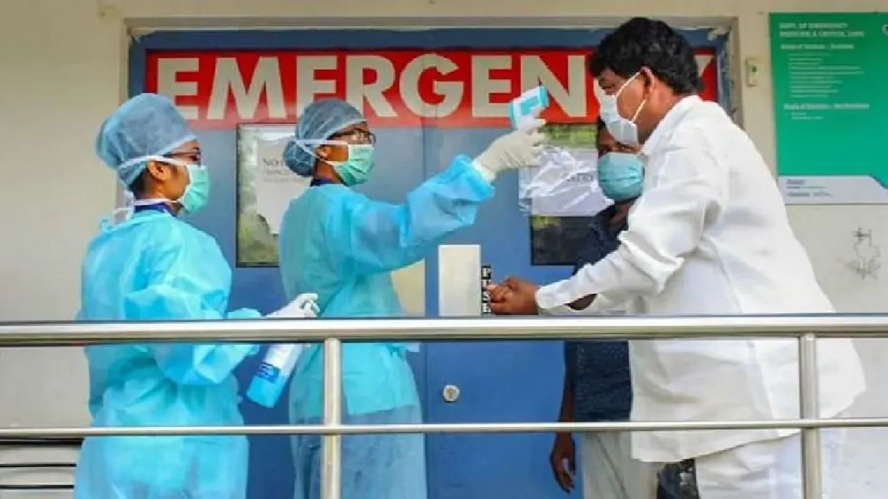Corona Cases India : कोरोना रुग्णसंख्येत घट, 3 लाखांपेक्षा अधिक नव्या रुग्णांची नोंद, 439 जणांचा मृत्यू