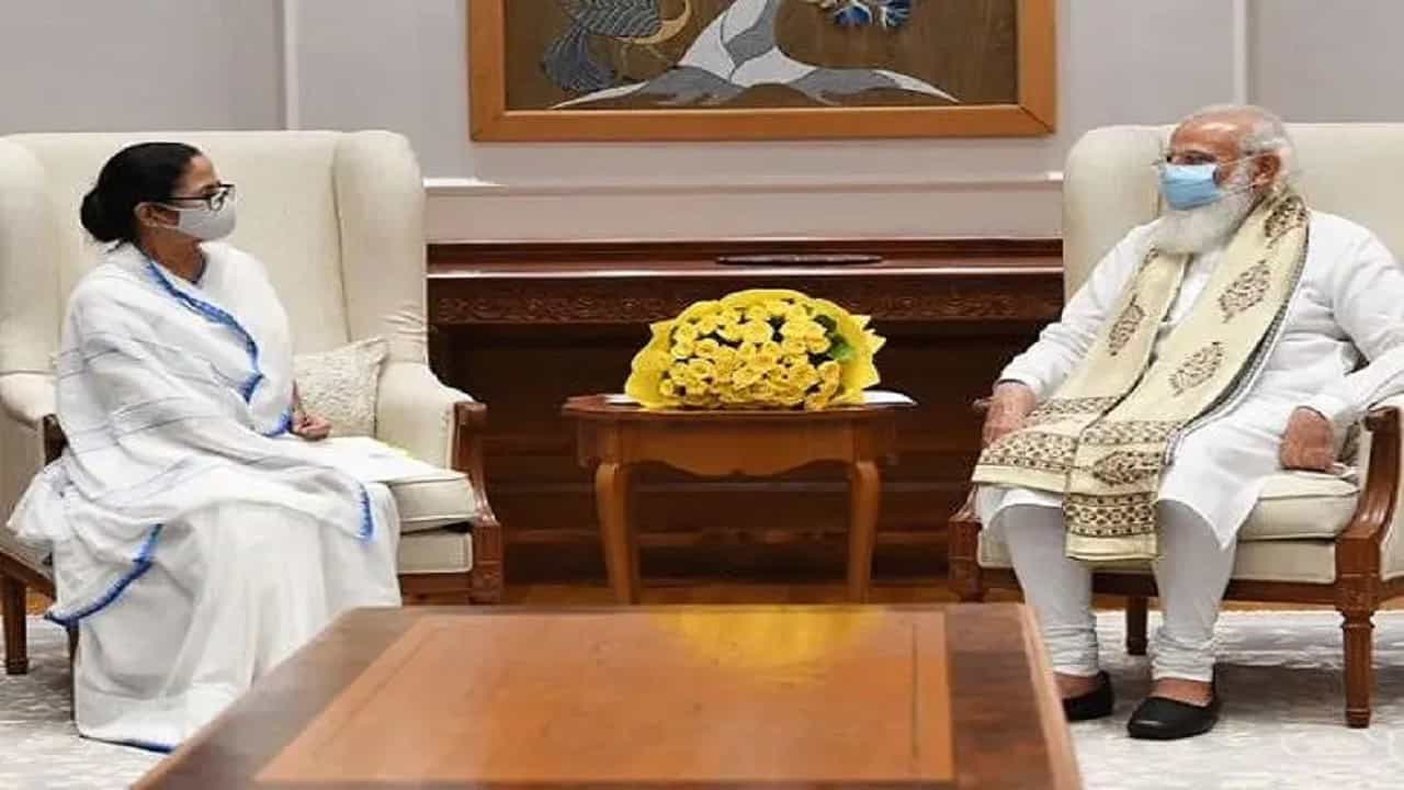 IAS Cader Rules : आयएएस केडर नियम बदलाचा वाद नेमका काय? ममता बॅनर्जीसह 6 मुख्यमंत्र्यांनी मोदी सरकारला विरोध दर्शवलाय