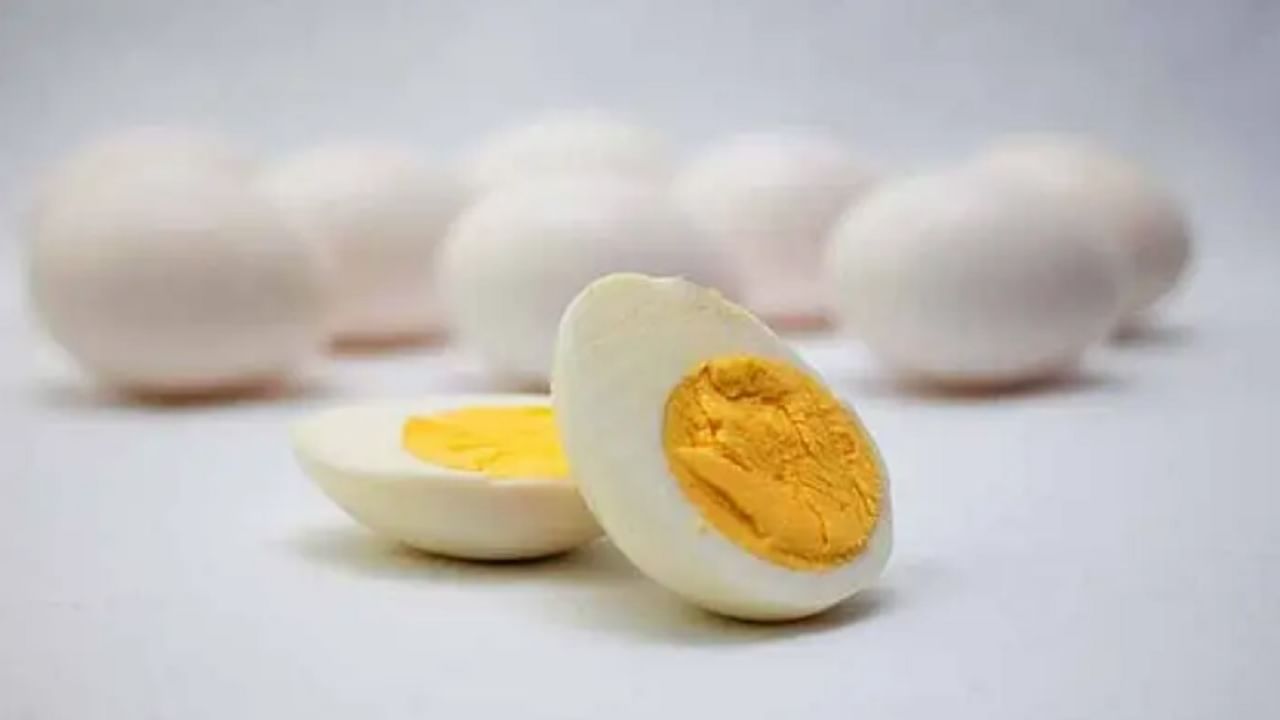 एका दिवसात किती अंडी खावीत? निरोगी राहण्यासाठी, आपण दररोज 2 अंडी खाऊ शकता.
