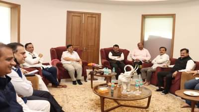 मुंबई महापालिकेत शिवसेनेला चारी मुंड्या चीत करु, भाजपचा संकल्प; फडणवीसांच्या निवासस्थानी महत्वाची बैठक