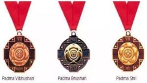 Padma Award 2022 : पद्म पुरस्कारांची घोषणा, सीडीएस जनरल बिपीन रावत यांना मरणोत्तर पद्म विभूषण, तर काँग्रेस नेते गुलाम नबी आझादांचाही सन्मान