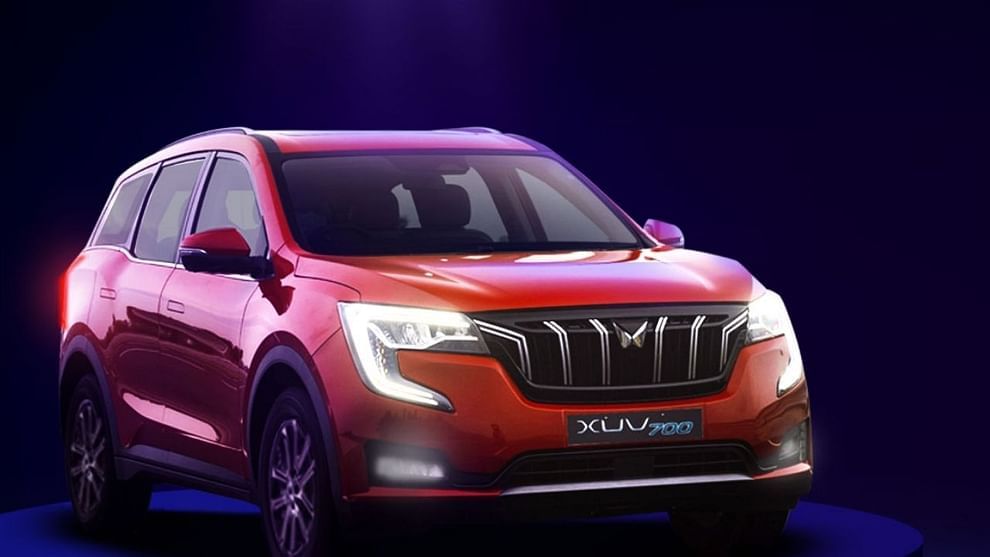 Mahindra XUV700 च्या 14000 डिलीव्हरींचा टप्पा पार, जाणून घ्या कारची खासियत