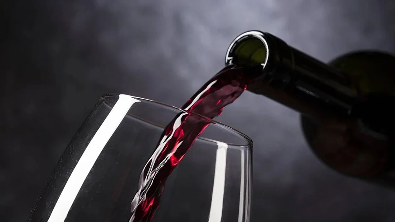 Wine in Maharashtra: किराणा दुकानात, सुपर मार्केटमध्ये वाईन मिळणार; राज्य मंत्रिमंडळाचा मोठा निर्णय