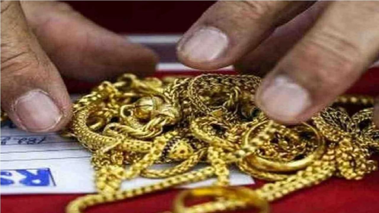 Pune | पुण्याच्या लाँड्रीचालकाला महाराष्ट्राचा सॅल्यूट, लाखो रुपयांचे सोन्याचे दागिने परत करणारा 'माणूस' झाला श्रीमंत!