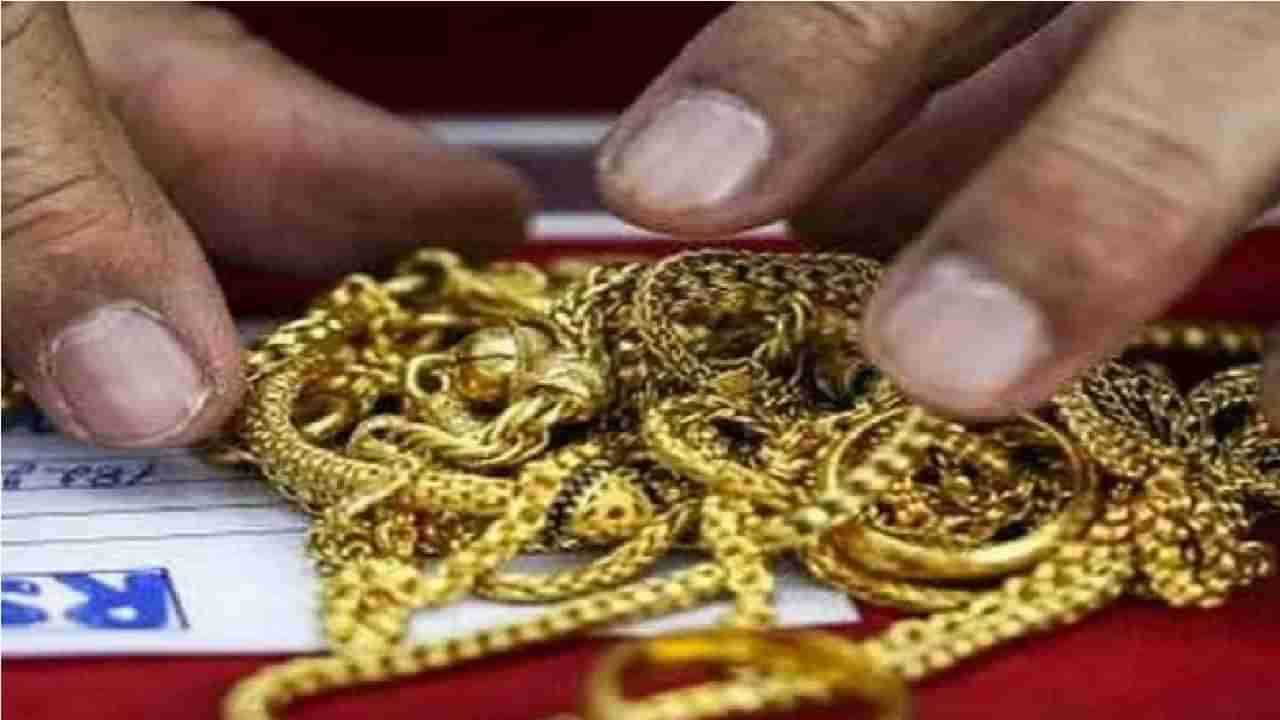 Pune | पुण्याच्या लाँड्रीचालकाला महाराष्ट्राचा सॅल्यूट, लाखो रुपयांचे सोन्याचे दागिने परत करणारा माणूस झाला श्रीमंत!