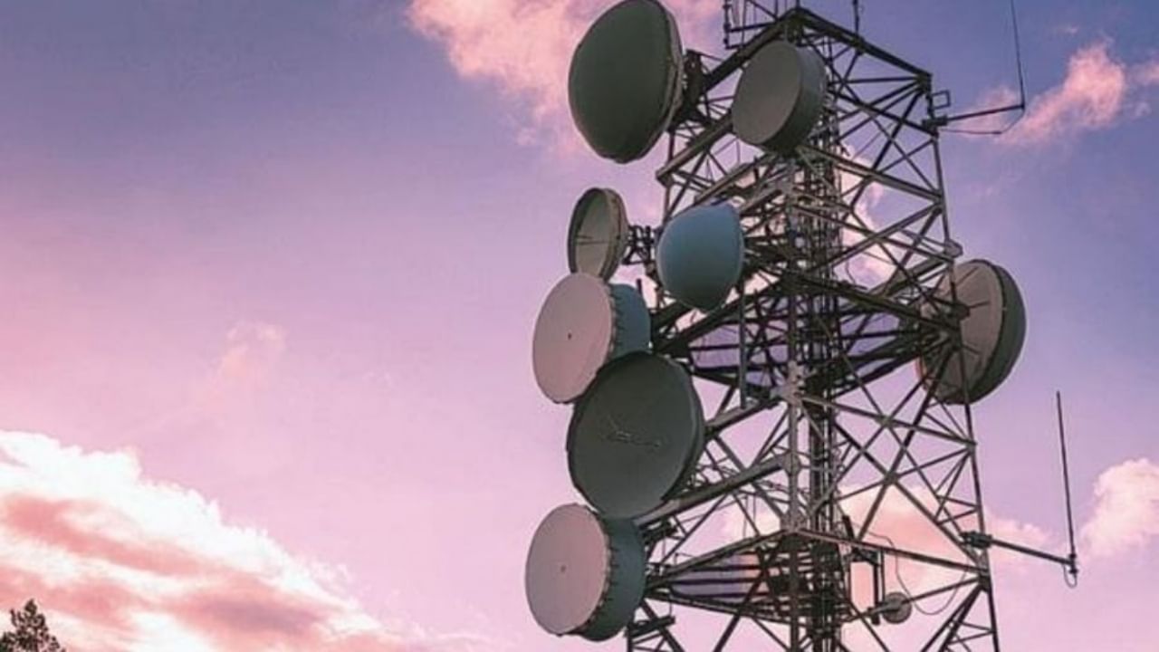 TRAI : प्रीपेड ग्राहकांसाठी 30 दिवसांची व्हॅलिडिटी, दूरसंचार कंपन्यांच्या खेळीला ट्रायचा चाप; ग्राहकांची लूट थांबणार