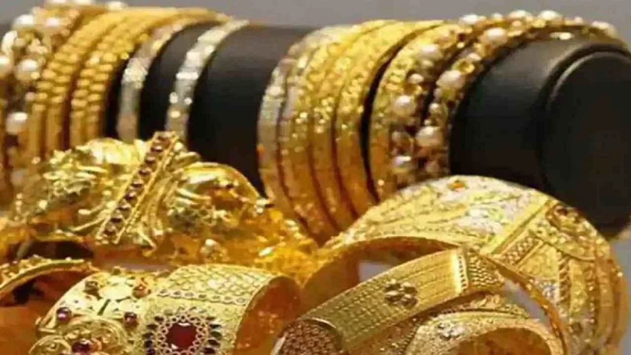 सुवर्ण नगरीत सोने घसरले, सोन्याचे भाव प्रति तोळा 900 रुपयांनी कमी, चांदी 2200 रुपयांनी गडगडली