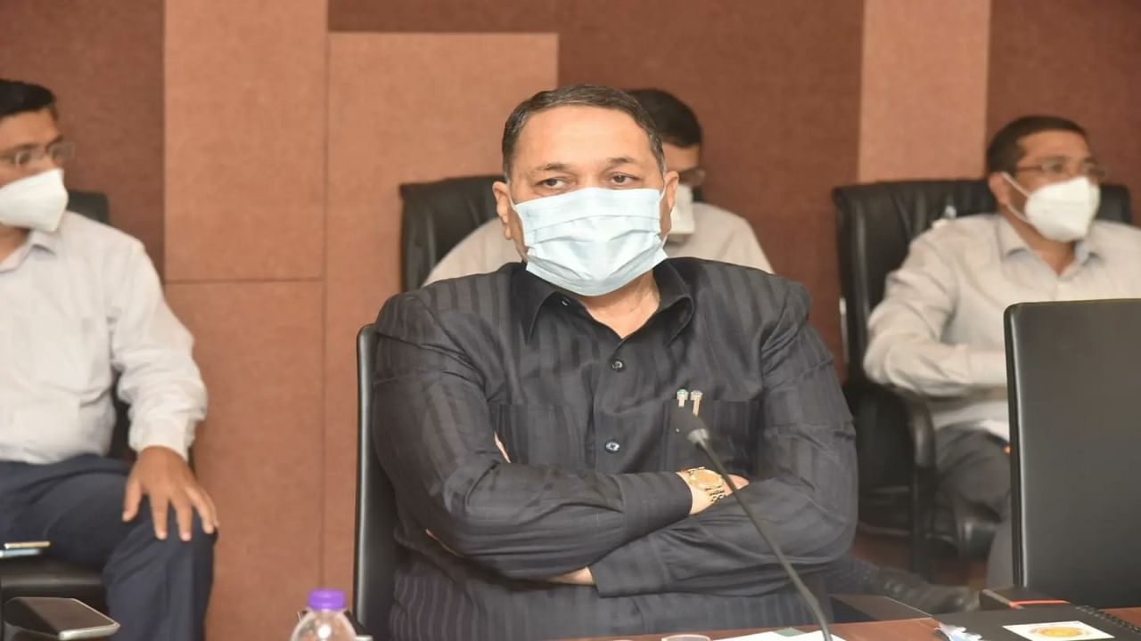 Police Recruitment : पोलीस भरतीची तयारी करणाऱ्या तरुणांसाठी मोठी बातमी, 7200 पदांची भरती लवकरचं, गृहमंत्र्यांची माहिती Police Recruitment : पोलीस भरतीची तयारी करणाऱ्या तरुणांसाठी मोठी बातमी, 7200 पदांची भरती लवकरचं, गृहमंत्र्यांची माहिती