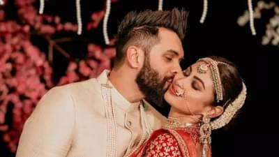 संगीत सोहळ्यात मौनी, सुरजचा सुपर डान्स, या गाण्यावर थिरकलं जोडपं; व्हिडीओ सोशल मीडियावर व्हायरल