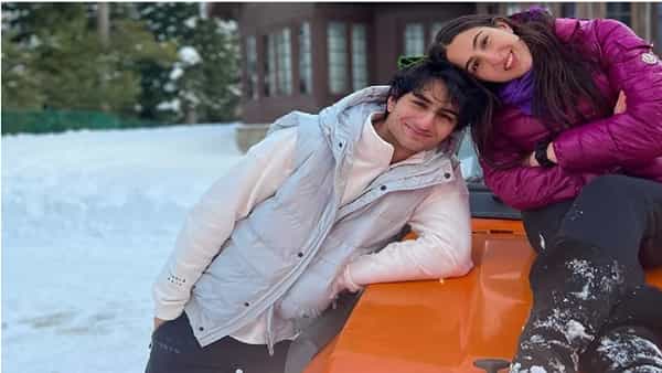 सारा अलि खान (Sara Ali Khan) चे तिचे भावासोबत भावनिक ऋणानुबंध आहेत. तिच्या आयुष्यात ती बऱ्याचदा तिचा वेळ आपल्या भावासोबत दंगामस्ती करण्यात घालवते, यावेळी दोघे बहिण भाऊ काश्मिरच्या खोऱ्यातील सौंदर्याचा आनंद लुटताहेत...