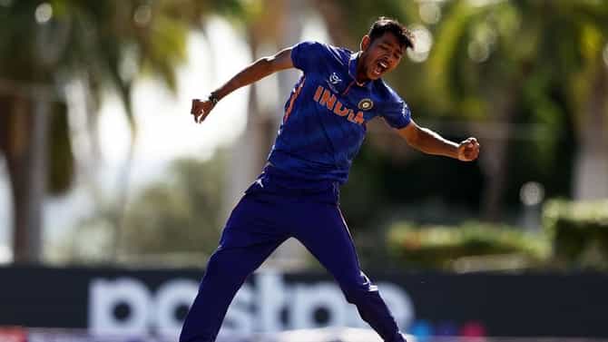 U19 World Cup 2022: रवी कुमारची भन्नाट गोलंदाजी, असे घेतले दोन विकेट पाहा Video