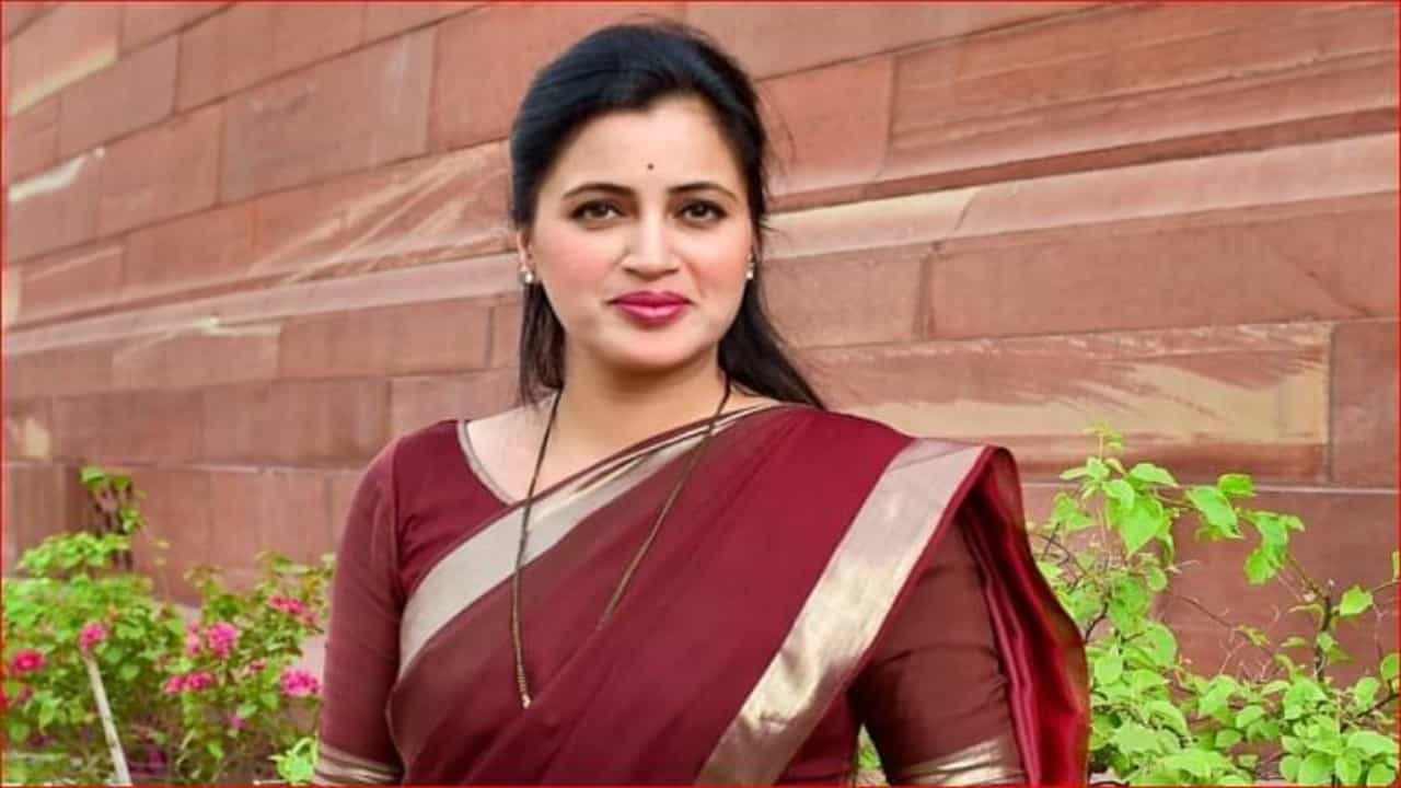 खासदार नवनीत राणांच्या जात पडताळणीबाबत आज न्यायालयात सुनावणी