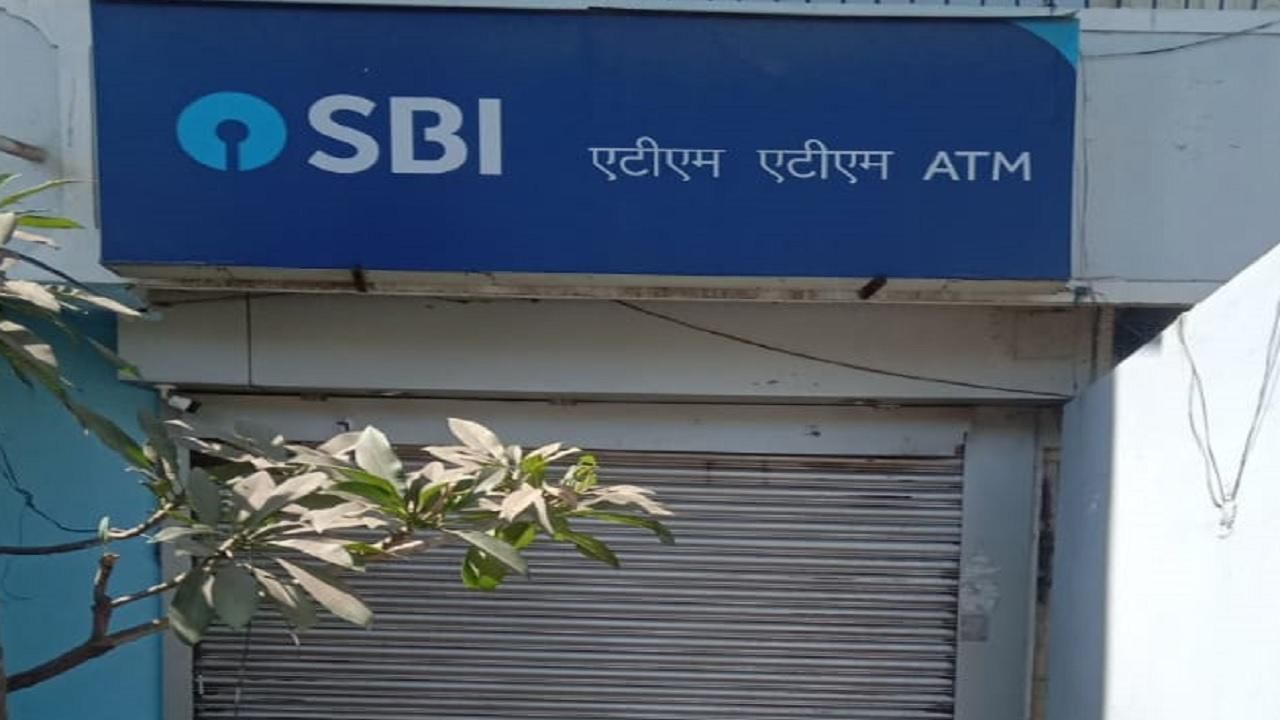Latur : चोरटे ते चोरटेच, लातूरात जमले नाही तर चाकूरात आजमावयाला गेले मात्र, पोलिसांच्या.. Latur : चोरटे ते चोरटेच, लातूरात जमले नाही तर चाकूरात आजमावयाला गेले मात्र, पोलिसांच्या..