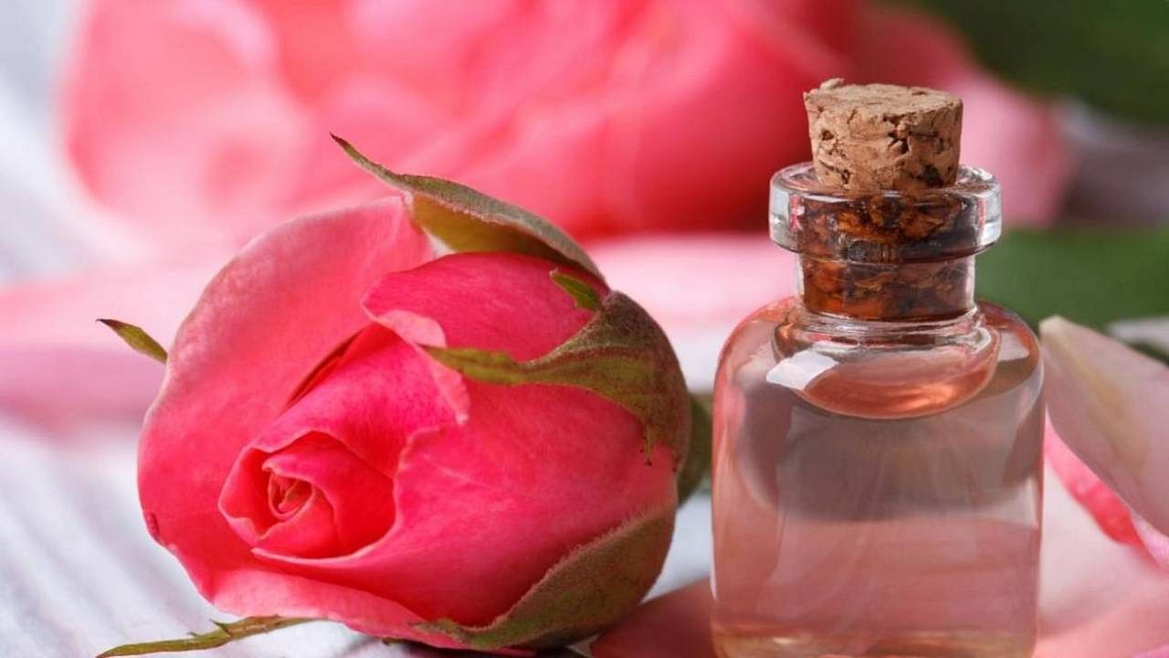 गुलाब पाणी : गुलाबपाणी आणि ग्लिसरीन मिक्स करून कापसाच्या मदतीने ओठांवर लावा. ही पद्धत फक्त रात्रीच फॉलो करा, कारण सकाळी उठल्यावर डेड स्किन सहज निघू लागते.