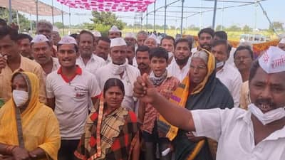 Crop Insurance : यंदाचाच नव्हे गेल्या तीन वर्षापासूनच्या पीकविमा रकमेच्या प्रतिक्षेत आहेत या मंडळातील शेतकरी