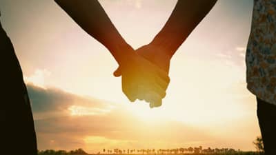 ‘का रे दुरावा का रे अबोला’... नात्यांमधील तणाव असा करा दूर..