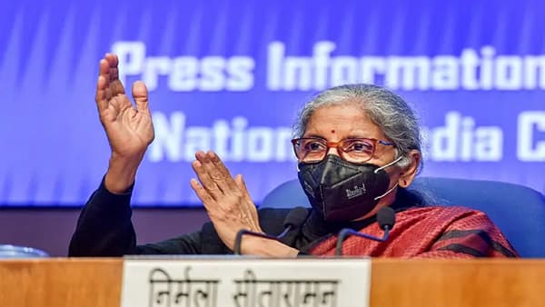 अर्थव्यवस्थेची दिशा ठरवणारा अर्थसंकल्प आज होणार सादर, कुठल्या क्षेत्राला मिळणार दिलासा याकडे सर्वांचे लक्ष...