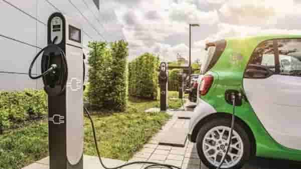 Budget 2022: केंद्र सरकार EV चार्जिंग स्टेशन इन्फ्रास्ट्रक्चर उभारणीसाठी मोठी गुंतवणूक करणार!