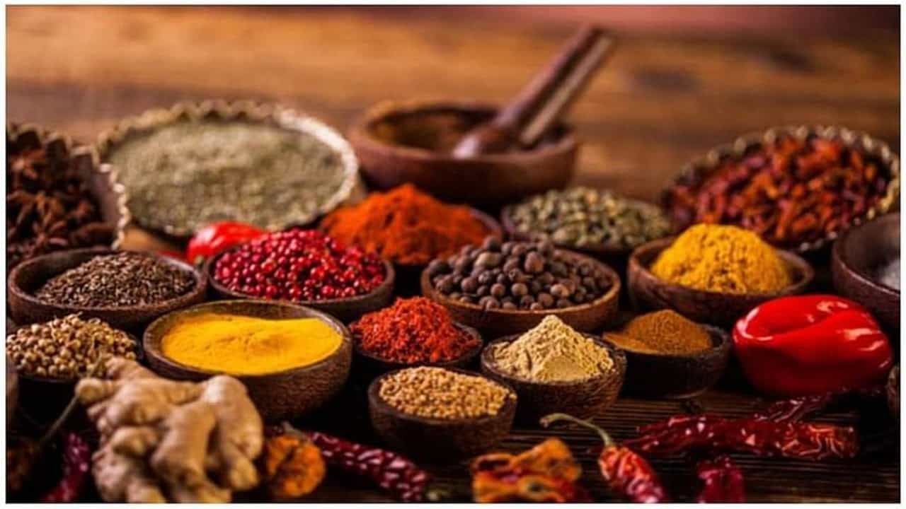 Ayurvedic tips : हे सात मसाल्याचे पदार्थ आहेत आरोग्यदायी; नियमित सेवनाने मिळेल अनेक आजारांपासून मुक्ती